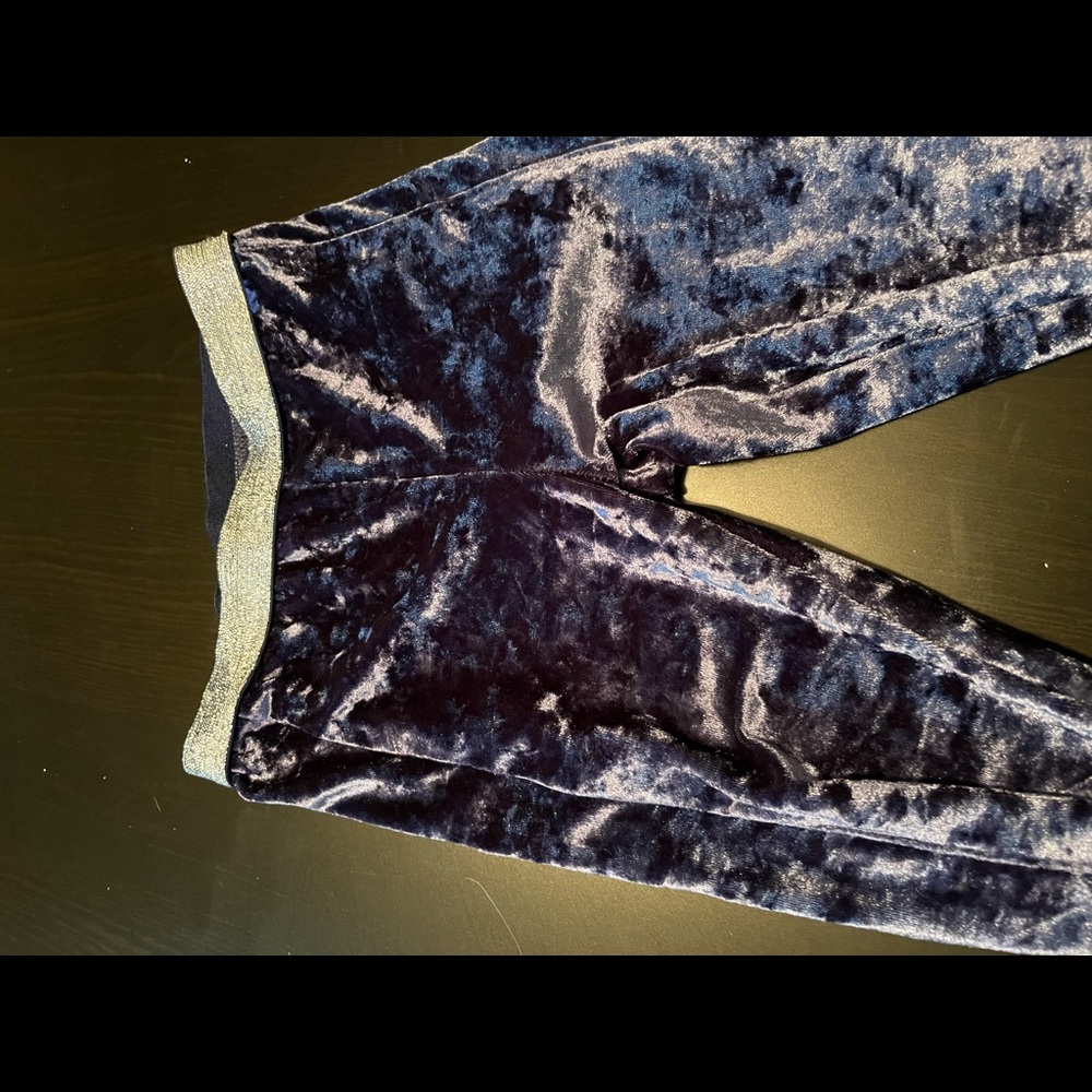 Blue Crushed Velvet Girls Leggings with Double Bows on Ankles & Silver Waistband - Picture 6 of 9